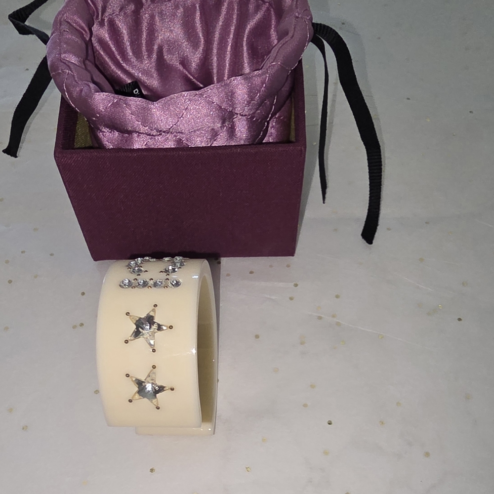 Authentic!! GUCCI "DEADSTOCK" IVORY Cuff Bracelet with Silver Rhinestones - Picture 5 of 16